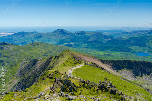 Fotografie A scenic view from Mount Snowdon on a bright sunny day, Wales