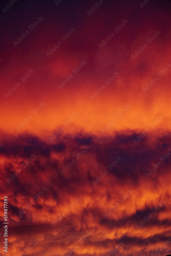 Fototapeta premium Vibrant Orange and Red Sunset