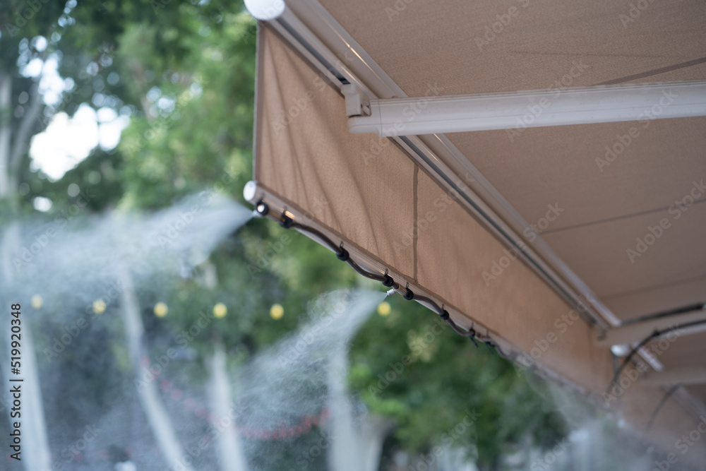 Automatic mist nozzle water spraying system to make humidifier and