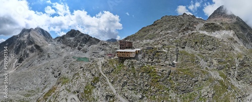 Il nuovo rifugio Petrarca All’Altissima nel comune di MOSO in Passiria photo