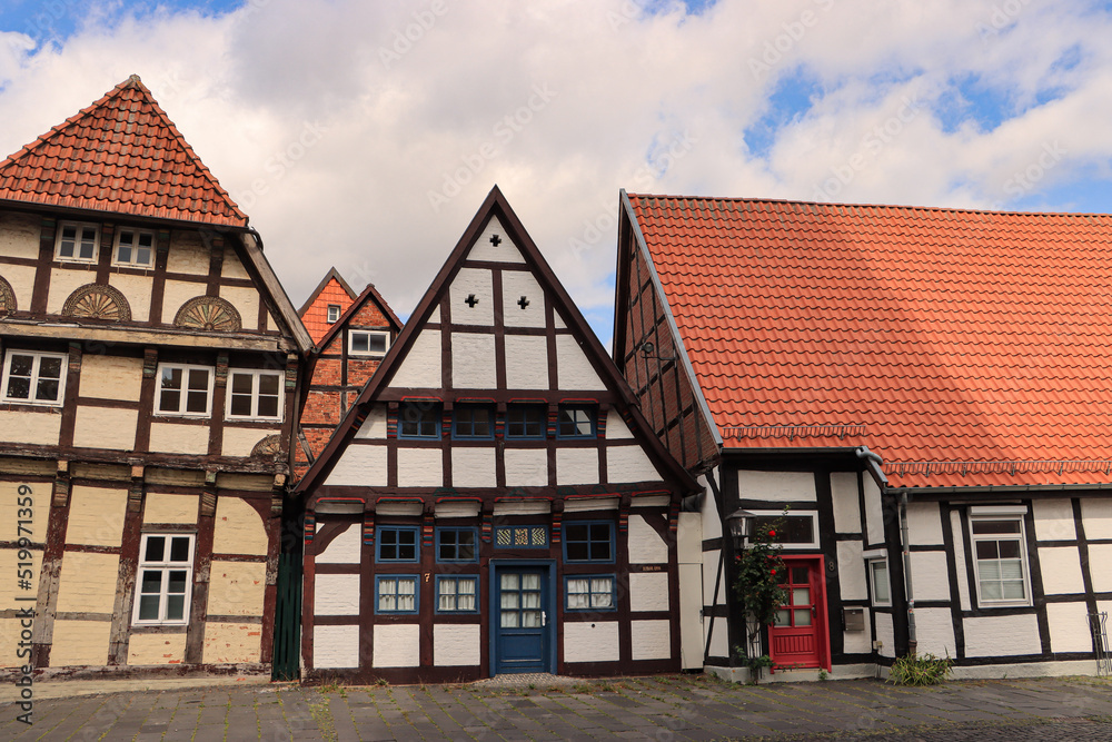 Romantisches Nienburg/Weser; Fachwerkhäuser am Kirchplatz
