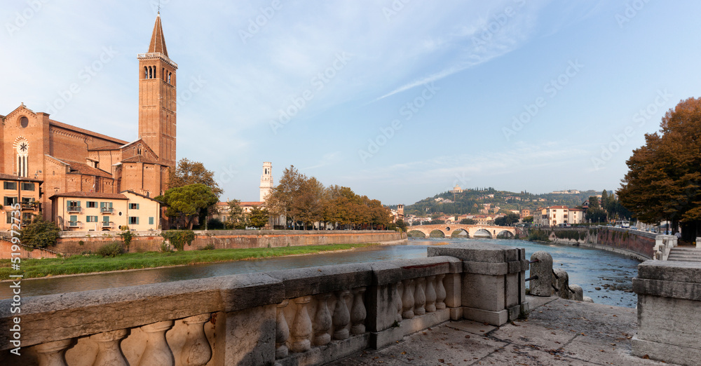 Verona. Panorama del fiume Adige con la chiesa di Sant' Anastasia