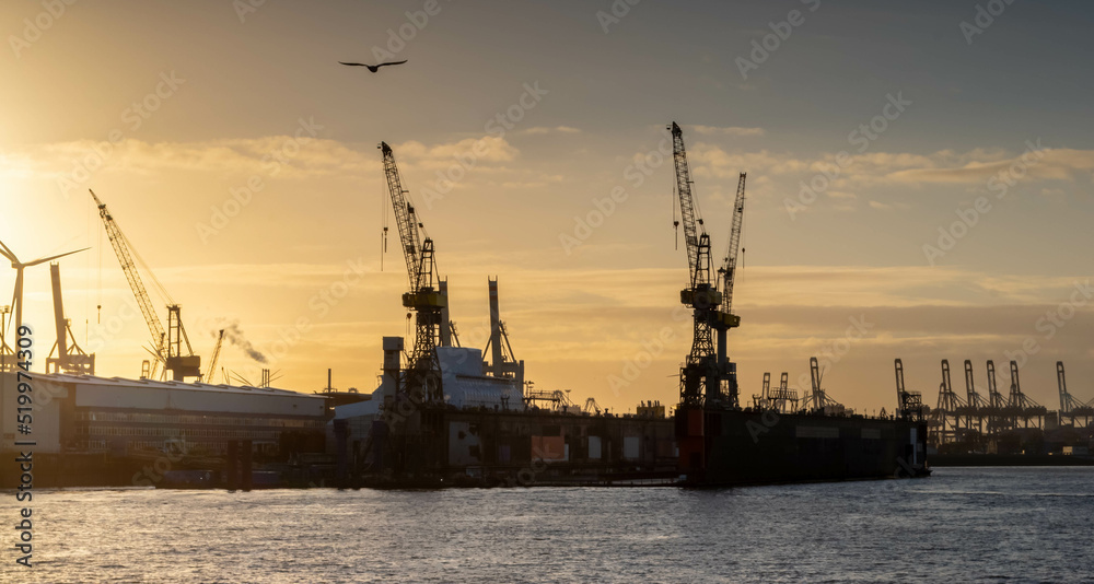 Obraz premium sunset in the port