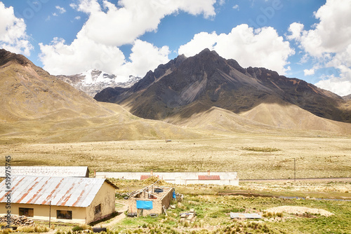 Aussichtspunkt in Peru auf dem Weg zum Titticacasee photo