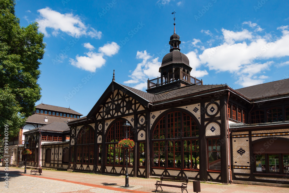 Obraz premium historyczny budynek w miejscowości szczawno-zdrój