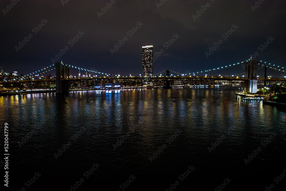 Naklejka premium tower bridge at night
