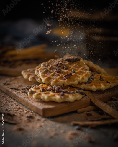 DARK PHOTOPGRAPHY DE WAFFLES Y CHOCOLATE