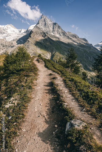 This is a small trail with breathtaking view upon Le Besso. photo