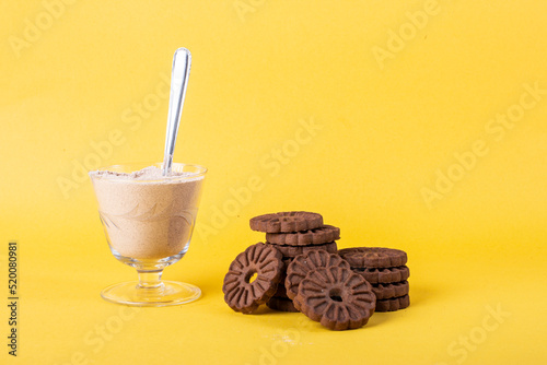 Bolacha Biscoito de chocolate artesanal no formato de flor photo