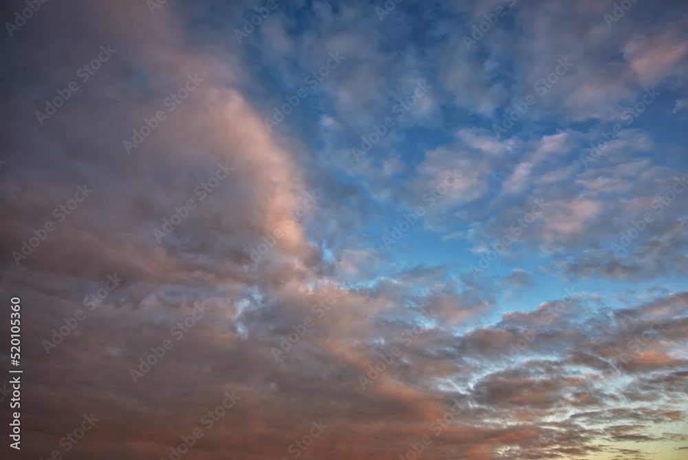 Obraz premium Beautiful morning sky with colorful clouds before sunrise. Dramatic sunset and sunrise 
