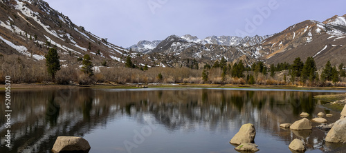 Foto Panoramic landscape of sierra mountains near Sabrina lake ,Bishop California