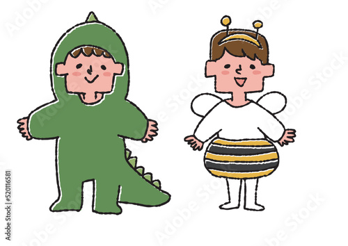 
恐竜と蜂のコスプレをした子供　ハロウィンのパーティに参加する子供（カラー）
