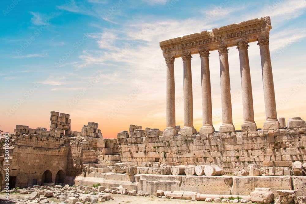 Obraz premium Beautiful view of Baalbek Roman Ruins in Baalbek, Lebanon