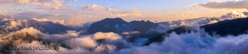Fotografiet Panorama sunrise over the mountains