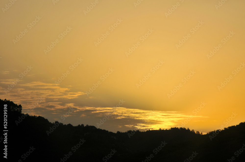 Obraz premium sunset over the mountains