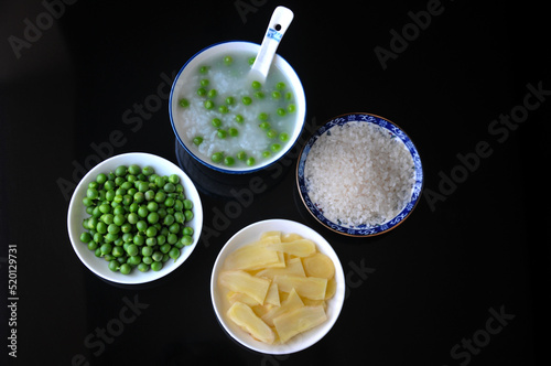 Rice porridge with the pea and fresh ginger