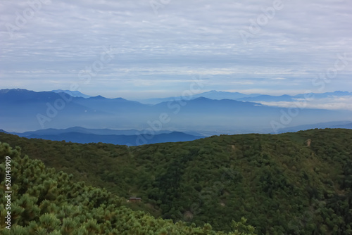 南アルプスの山、仙丈ケ岳からの風景 © onaka