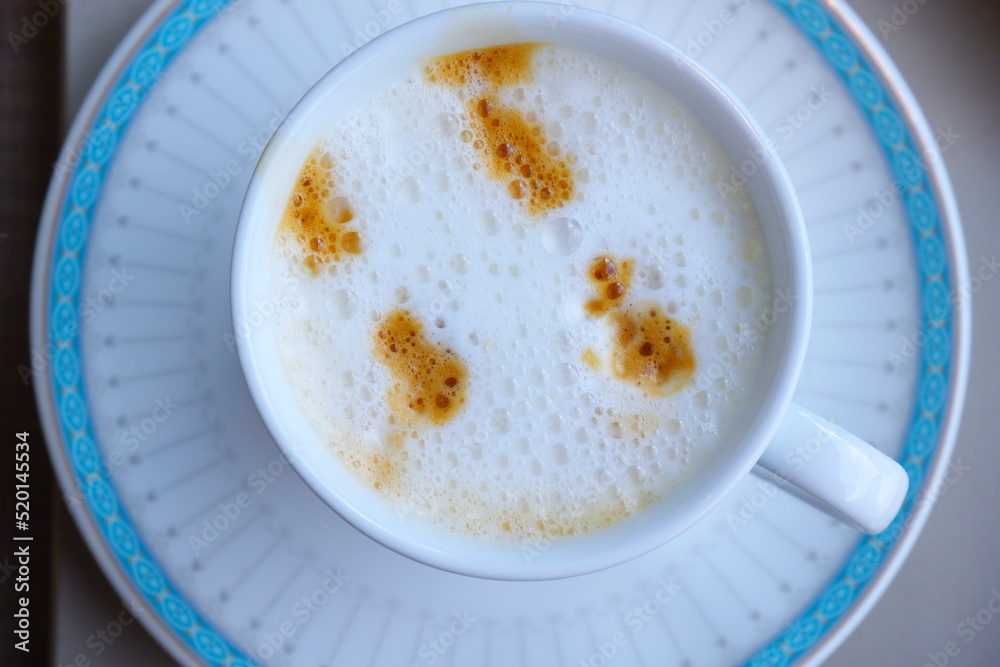 たっぷりミルクが入ったカプチーノ たっぷりミルクが入ったカプチーノ