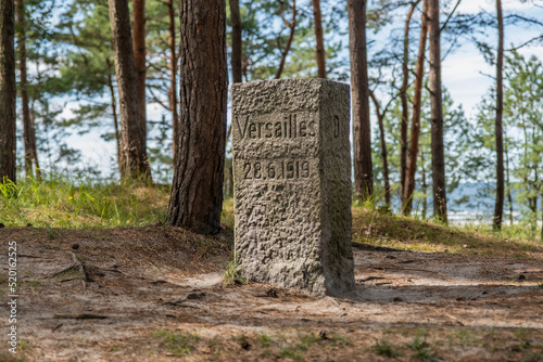 Kamiel wersalski przebrno