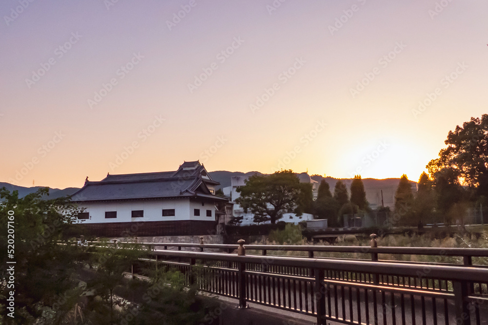 Obraz premium 城跡公園の夕暮れ