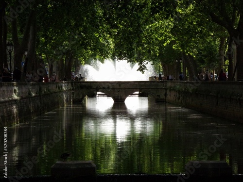 jets d'eau des Jardins de la fontaine à Nîmes 