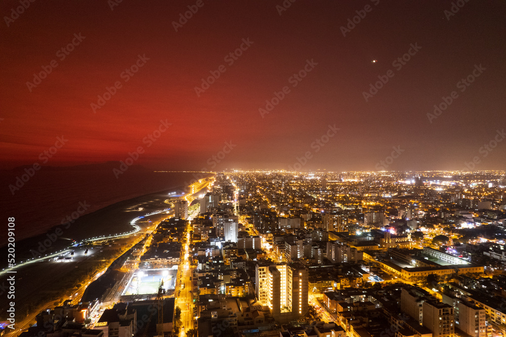 Fototapeta premium Night view of the city of Lima in the municipality of San Miguel.