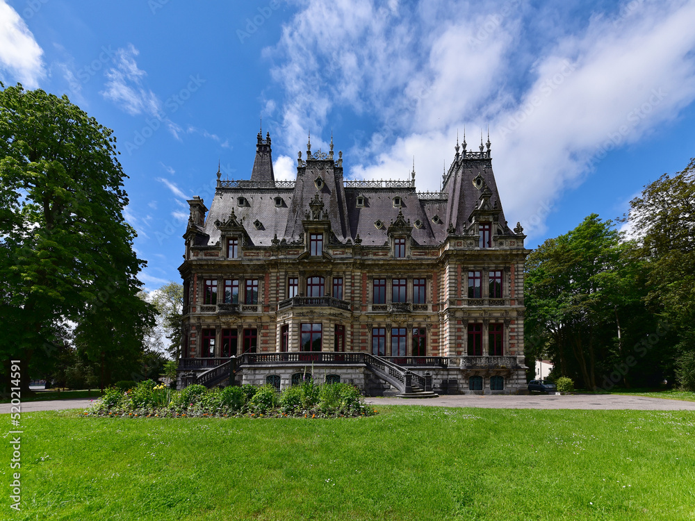 Fototapeta premium Frankreich - Bar-le-Duc - Parc Varin Bernier - Château de Marbeaumont