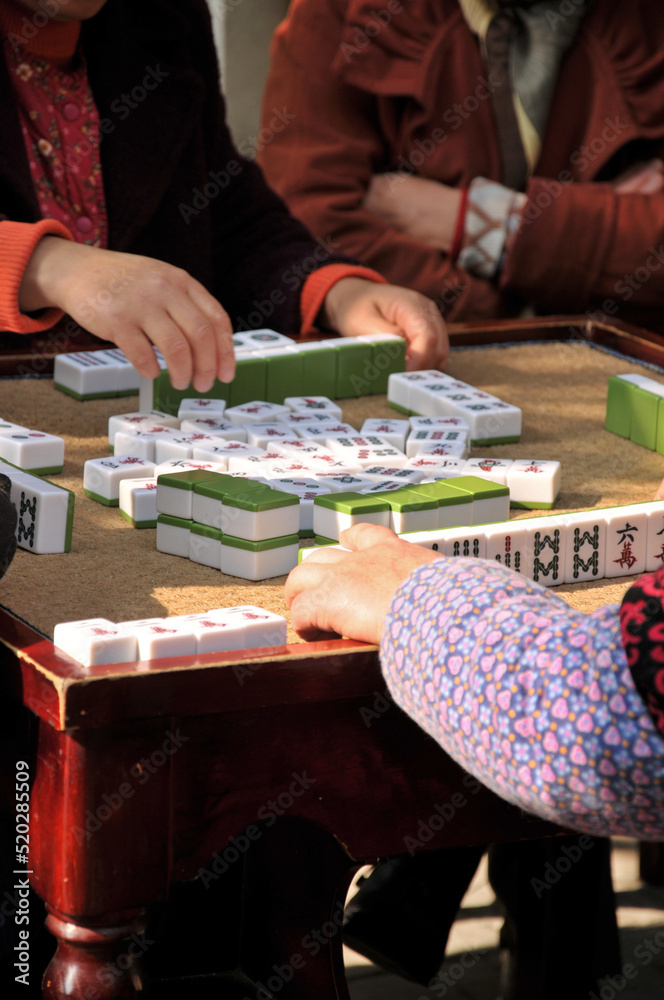 Fototapeta premium Playing mahjong