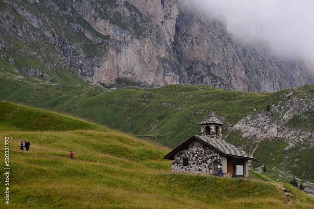 Obraz premium Val Gardena One of the most beautiful valleys in the Dolomites. The colors and the contrasts make the landscape 