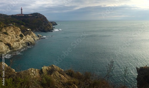 La Cap Béar et son phare dans les Pyrénées Orientales photo