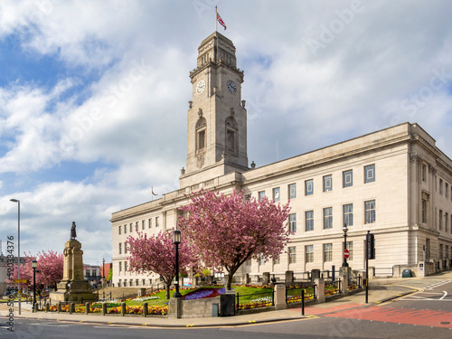 Tableau sur toile Town Hall in Barnsley, South Yorkshire, on a fine spring morning.