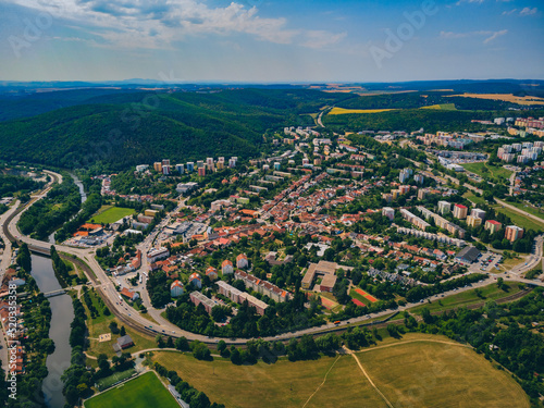Luftaufnahme Brno-Bystrc - Br  nner Stadtteil - Tschechische Republik