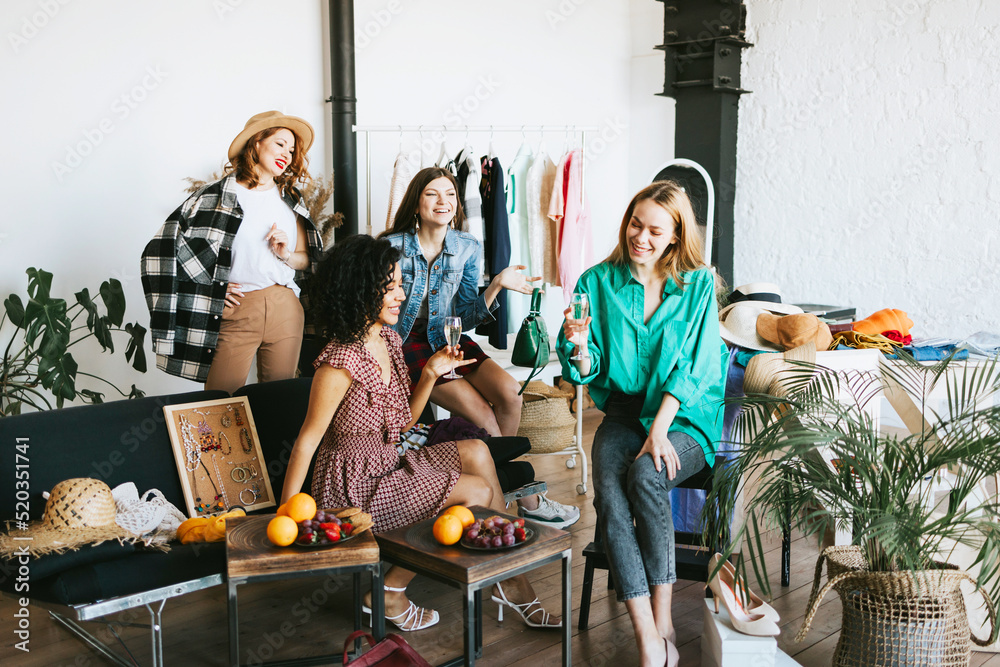 CHANGING PARTY MEMBER CLOTHES visual data 8