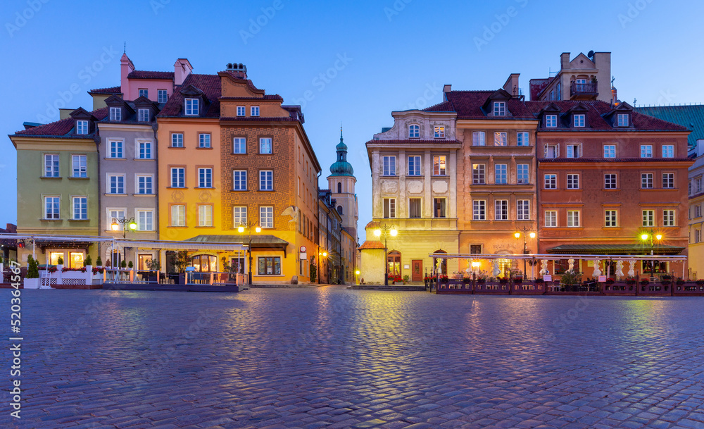 Warsaw. Picturesque view of the Castle Square at dawn.