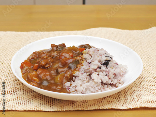雑穀米を使ったカレーライス