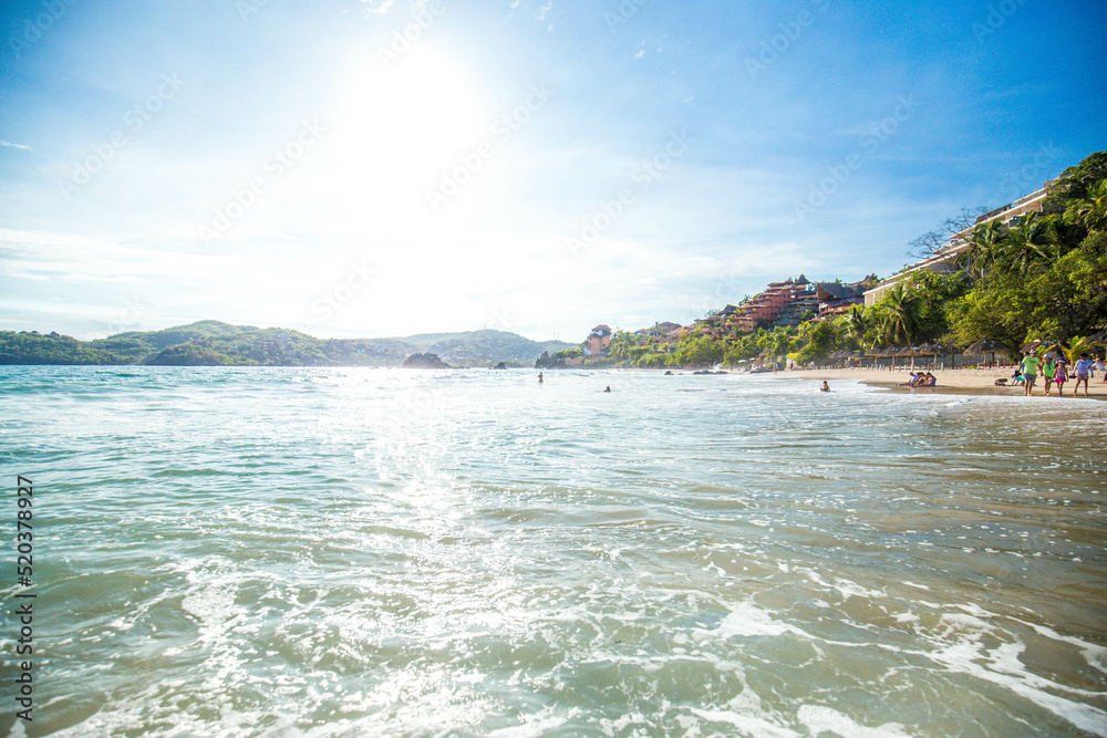 Fototapeta premium Playa Las Gatas en playa Zihuatanejo MX
