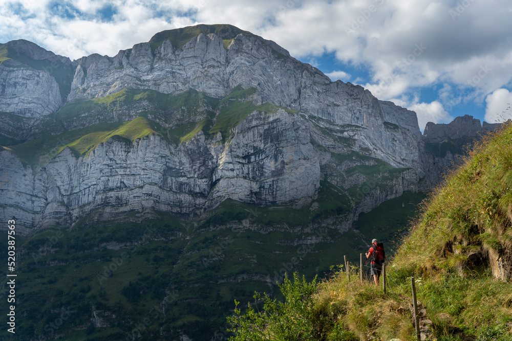 Fototapeta premium Wandern im Albstein / Schweiz