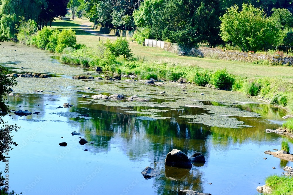 berge rivière l'arroux saône et loire berge rivière l'arroux saône et loire