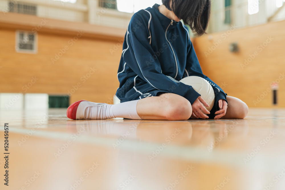 体育館 体調の悪そうな女子高生 体育館 体調の悪そうな女子高生