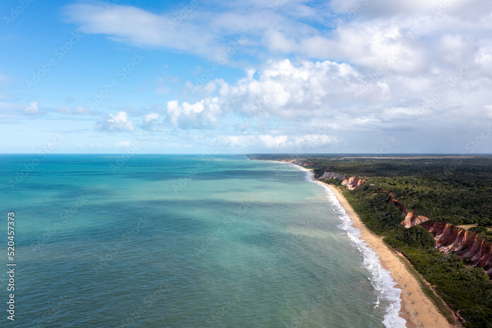 vista aérea de linda praia em Trancoso, praia do Espelho, Porto Seguro, Local turistico, com um Mar bonito 