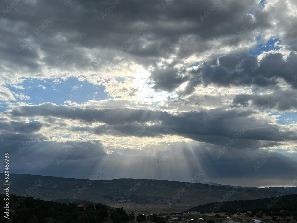Obraz premium Let it shine - clouds with sunrays