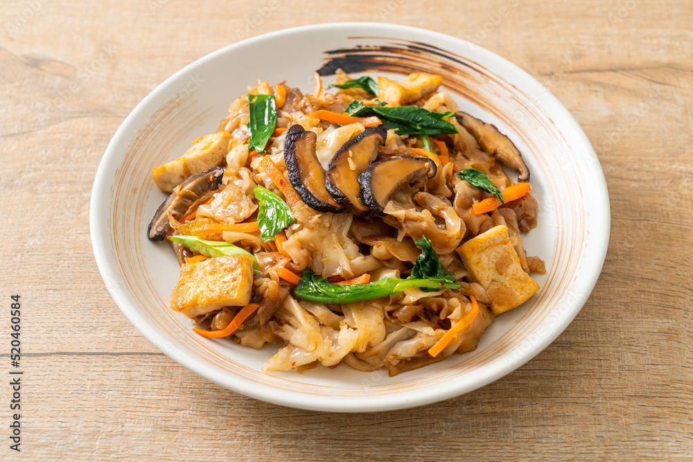 stir-fried noodles with tofu and vegetables