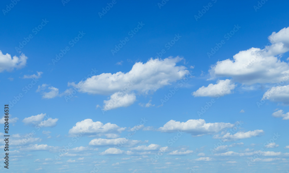 Obraz premium beautiful blue sky with clouds on bright sunny day for abstract background