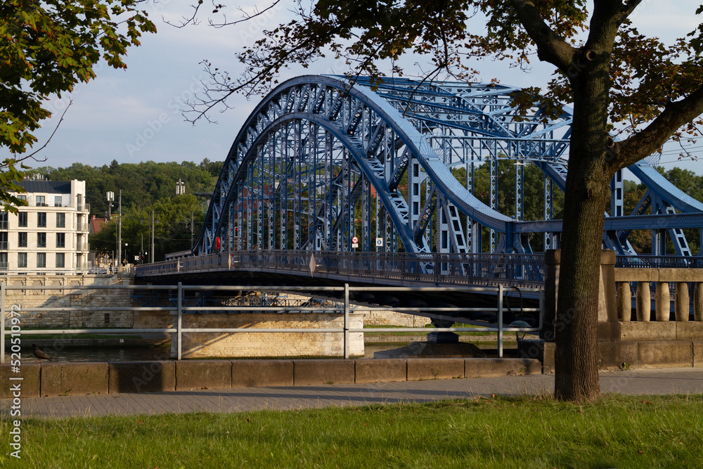 Fototapeta premium Jozef Pilsudski bridge Kraków (Most Marszałka Józefa Piłsudskiego, Second Bridge, Józef Piłsudski) on Vistula River (Wisła) in Krakow, Poland.