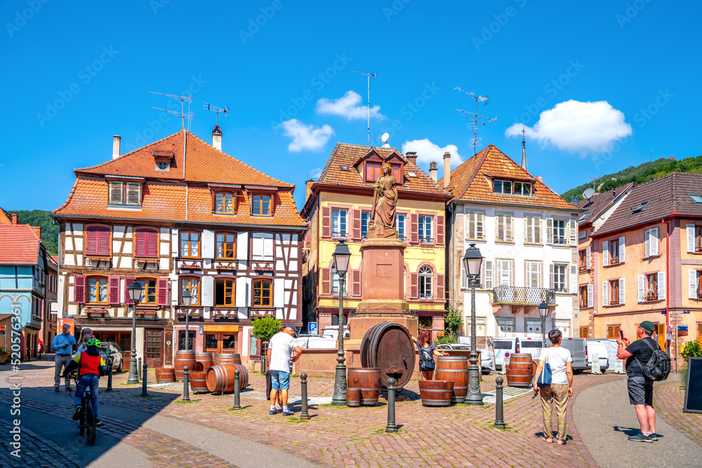 Marktplatz, Ribeauville, Elsass, Frankreich 