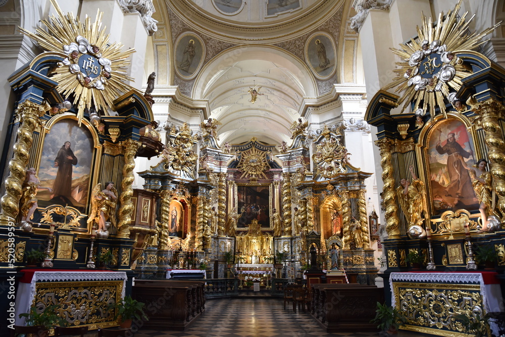 Choeur de Saint Bernard de Sienne à Cracovie. Pologne	