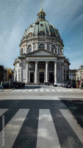 Photography Vertical shot of Frederik's Church (Marmorkirken) in Copenhagen, Denmark