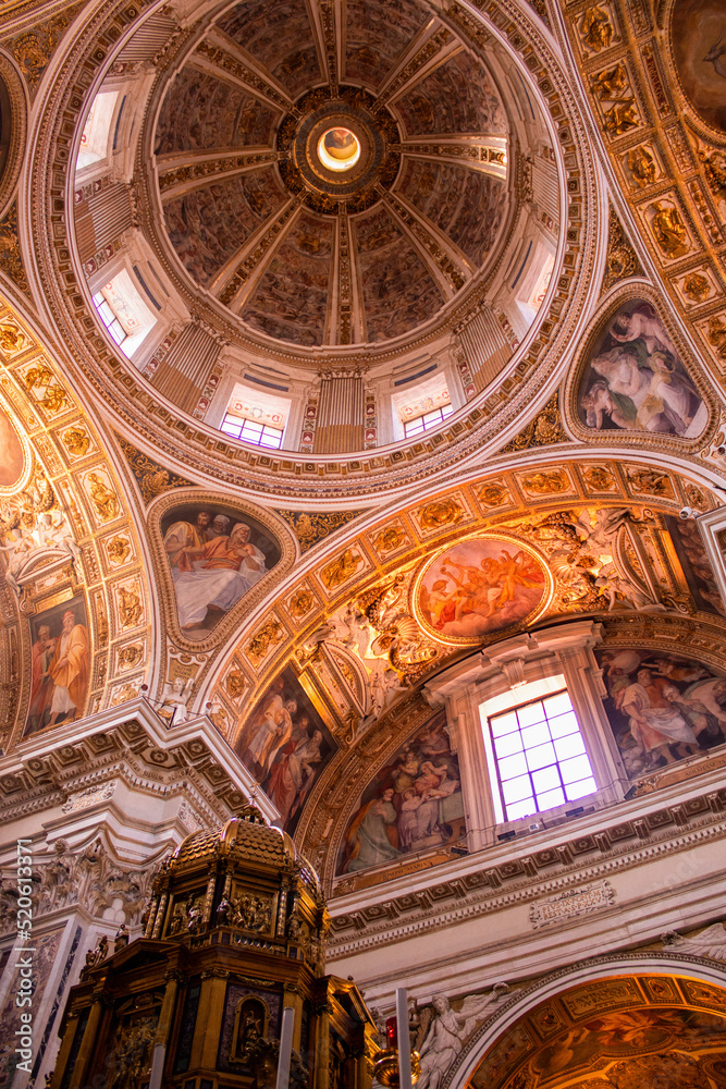 Interior de Santa María de las Nieves, Roma