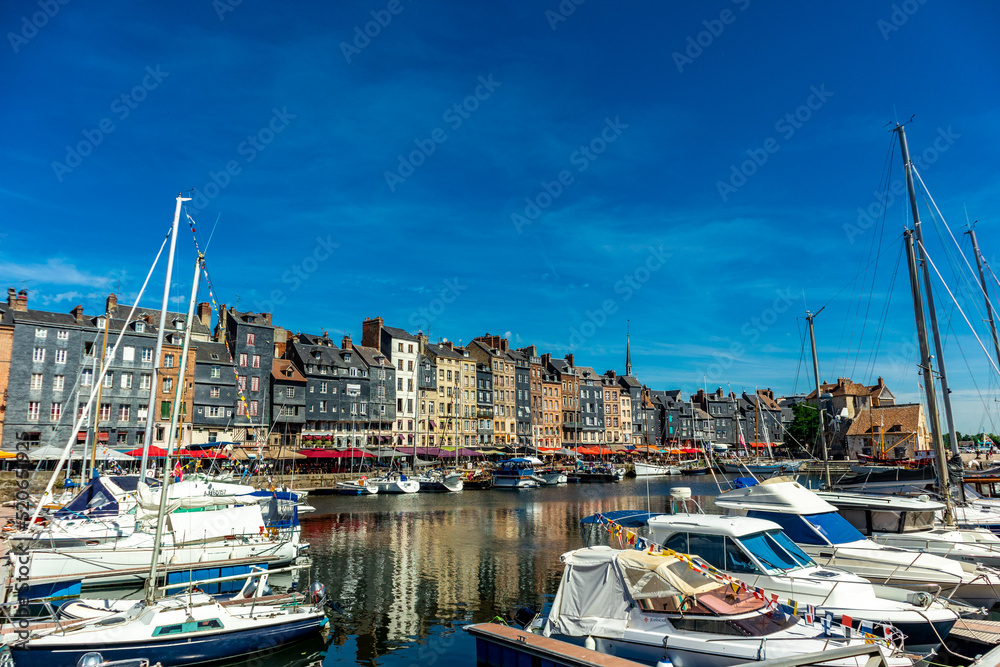 Kleine Entdeckungstour durch die wunderschöne Hafenstadt Honfleur bei Le Havre - Normandie - Frankreich