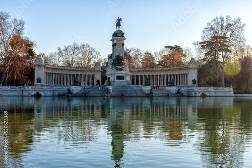 Monumento a Alfonso XII en el Parque del Buen Retiro, Madrid, España 